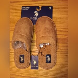 U.S. Polo Assn. Tan Men's Indoor Slippers New In Plastic. 7-8